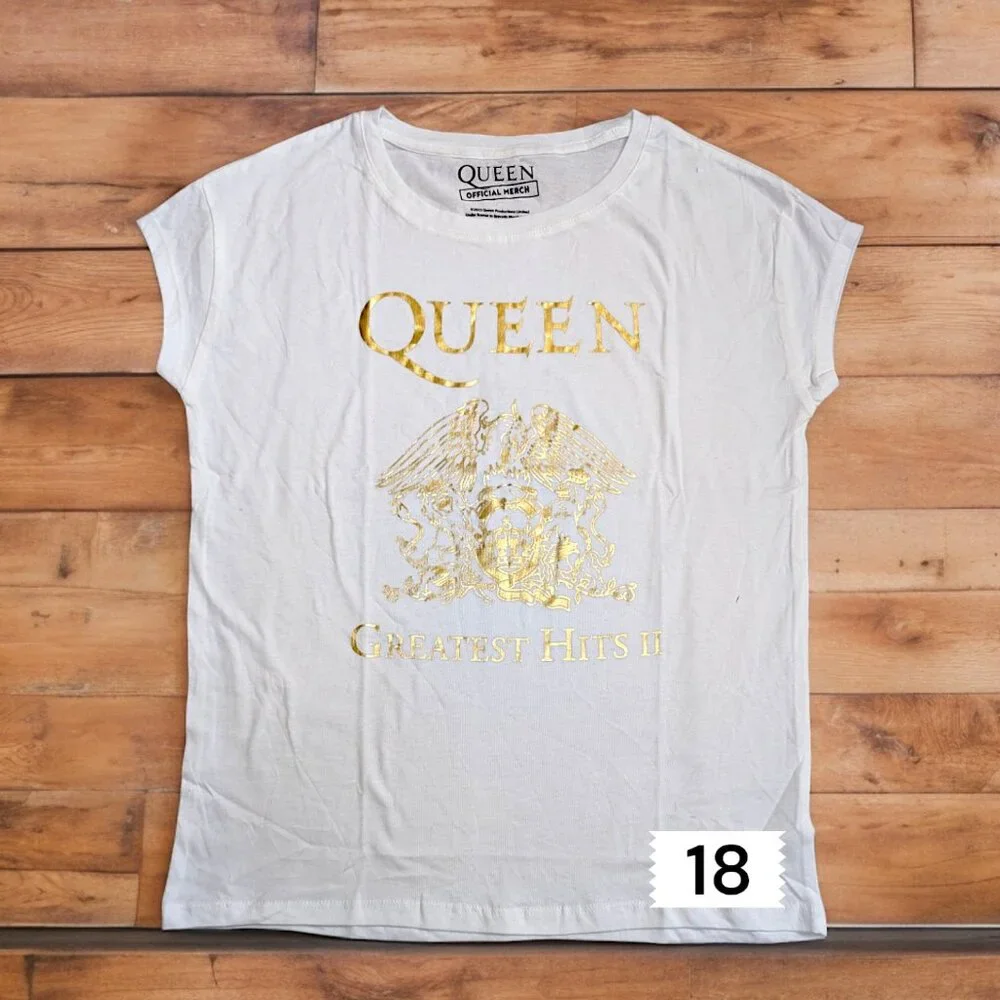 M Disney/marvel/bands/looney tunes/Teen and Women graphic T-shirts NWOT Pick one - Picture 11 of 17